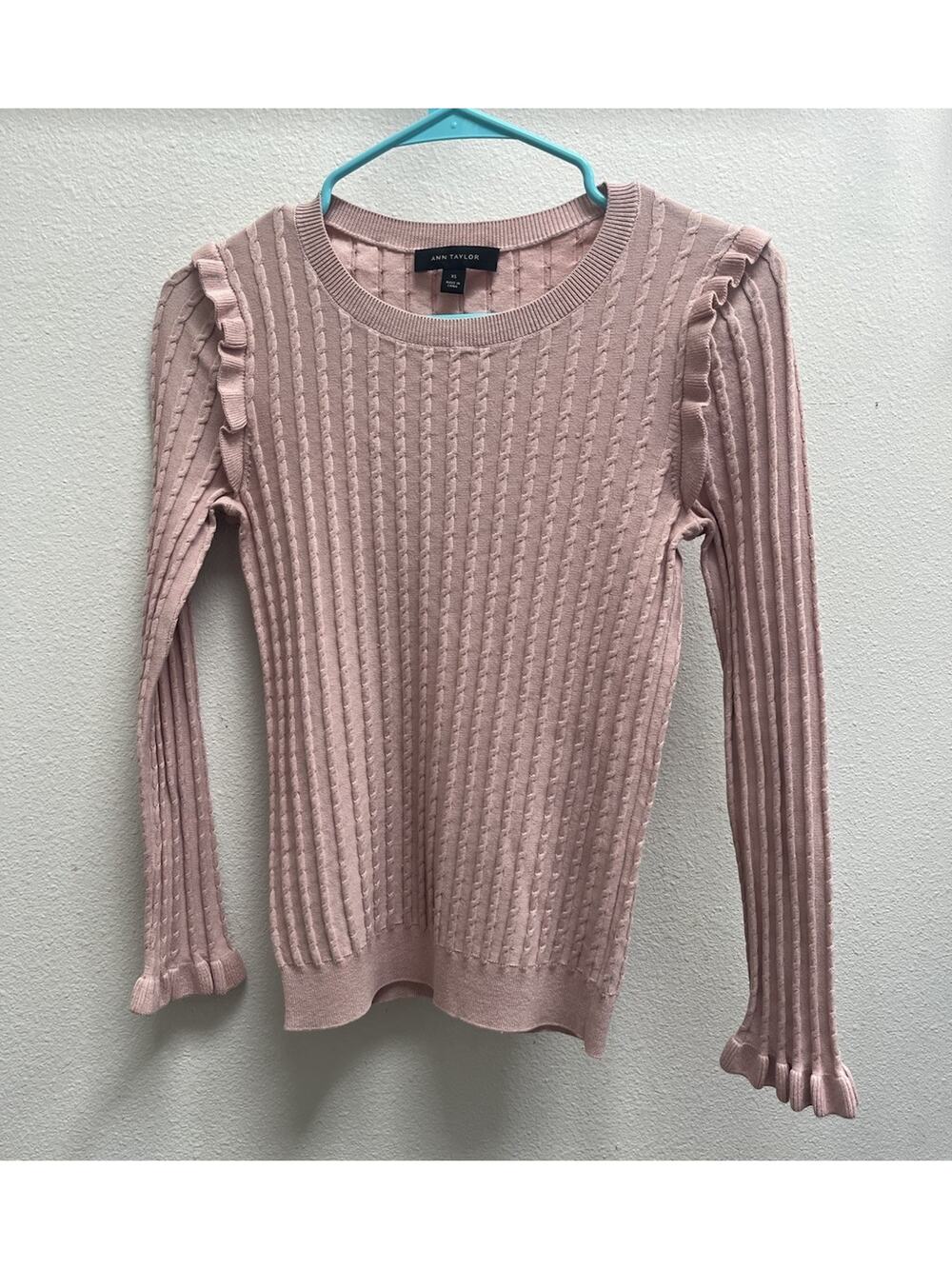 Ann Taylor XS Silk Blend Cable Knit Ruffle Shoulder Sweater Pink Balletcore